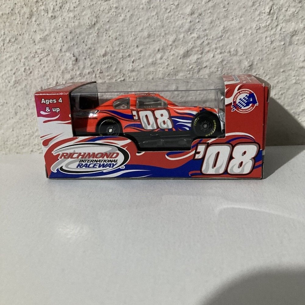 1:64 NASCAR Stock Car Richmond International Raceway Silver Series -Sept 6, 2008